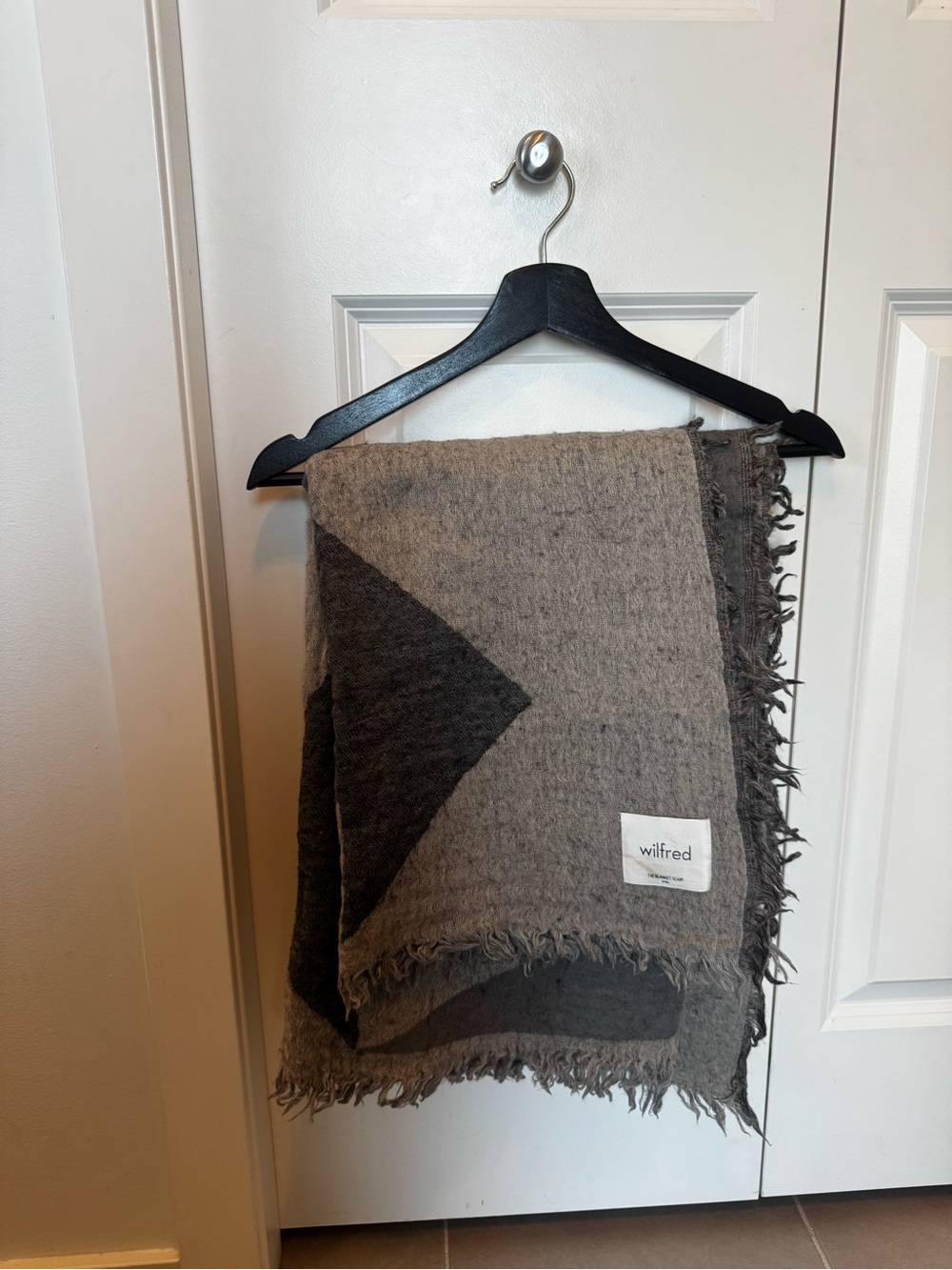 Wilfred 100% wool blanket scarf